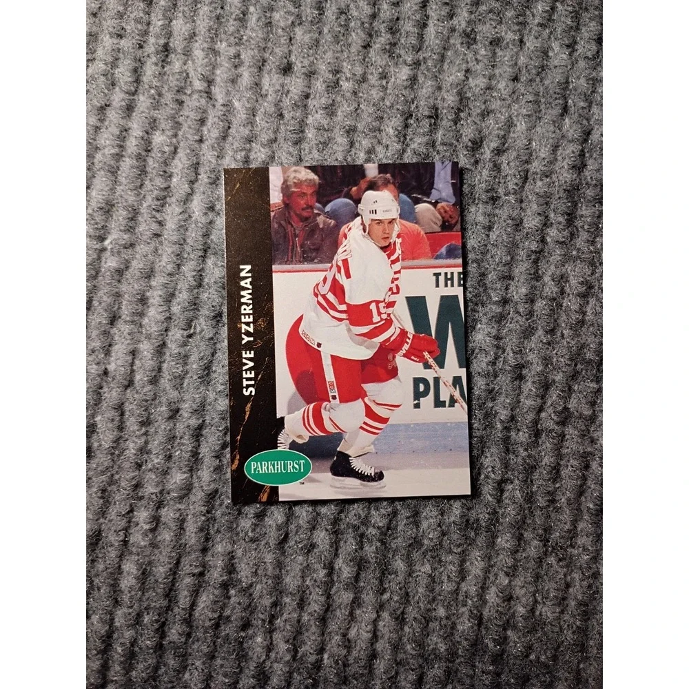 Vintage 1991 Parkhurst Detroit Red Wings Steve Yzerman Hockey Card #44